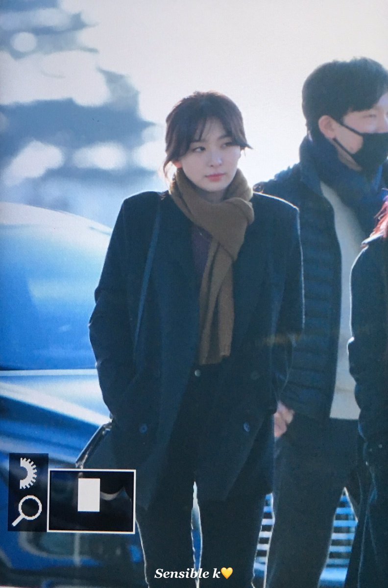 오늘자 일본 출국하는 레드벨벳 완전체 | 인스티즈