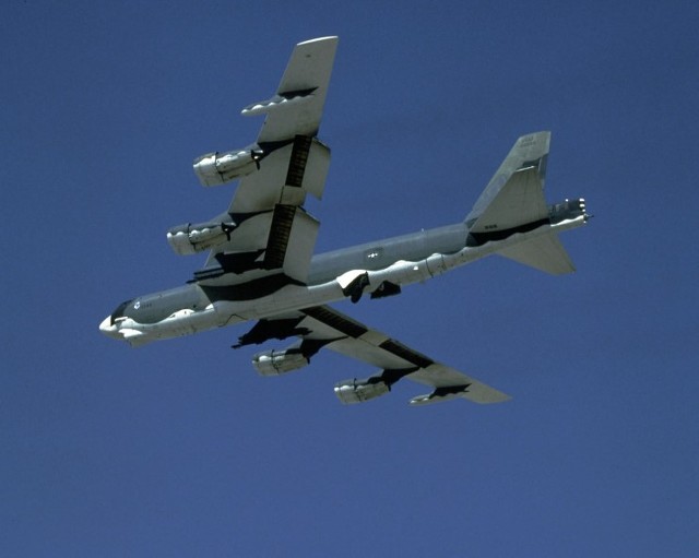 B-52 미국괌에서 한국오산까지 4시간만에 전진배치 | 인스티즈