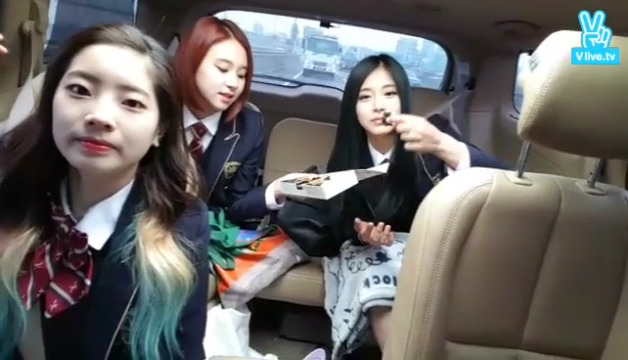 [TWICE] 흔한_급식단의_등교길. (광대 주의) | 인스티즈