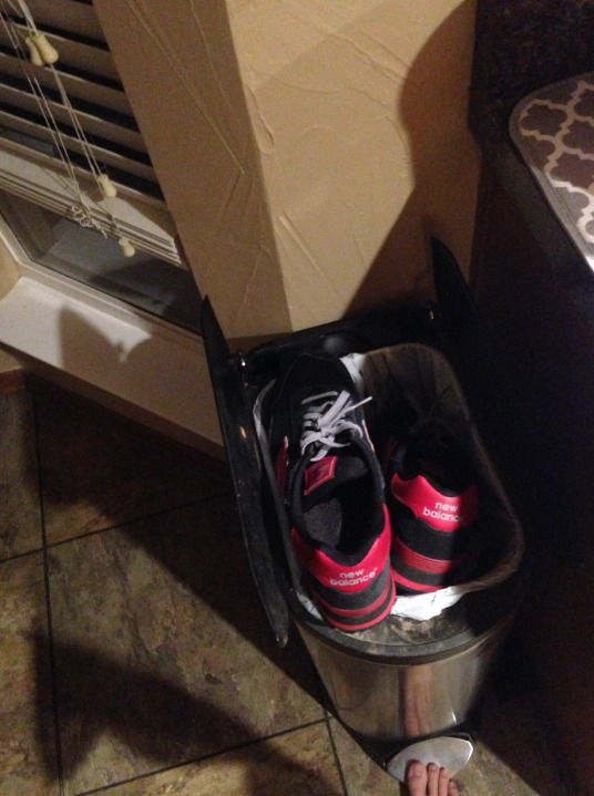 뉴발란스가 트럼프를 지지했다는걸 안 후 미국 사람들의 분노 | 인스티즈