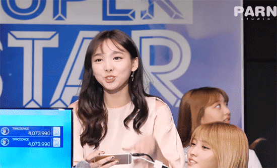 게임하는 트와이스 나연 | 인스티즈
