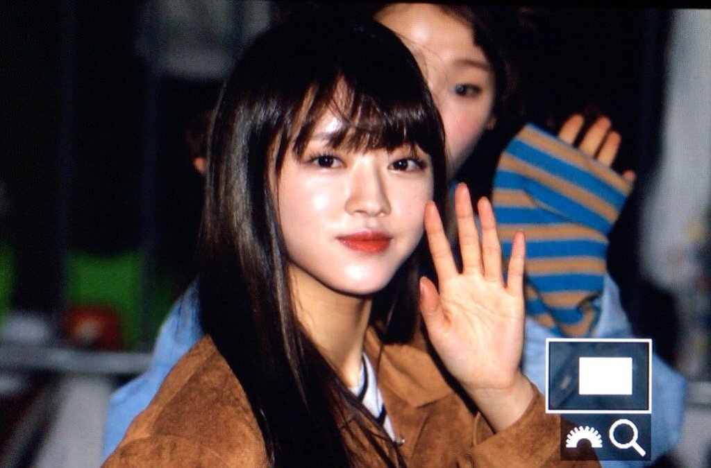 오늘자 뮤뱅 출근길 오마이걸 유아.jpg | 인스티즈