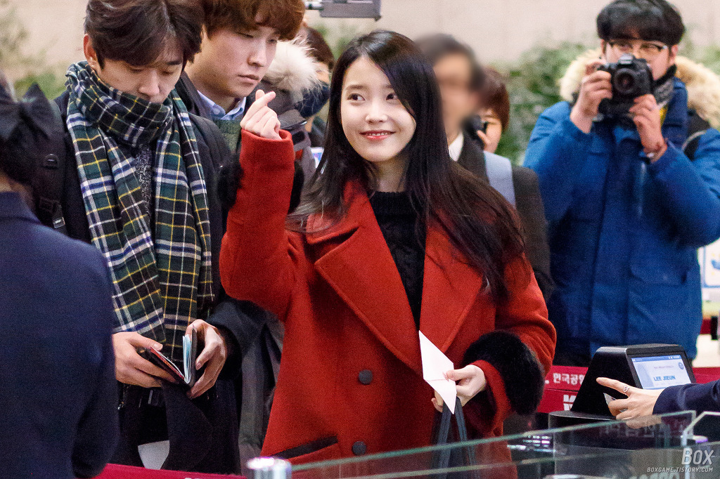 [16.01.22] 김포공항 출국 아이유.jpg | 인스티즈