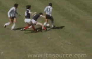 마라도나 19살때 플레이.gif | 인스티즈
