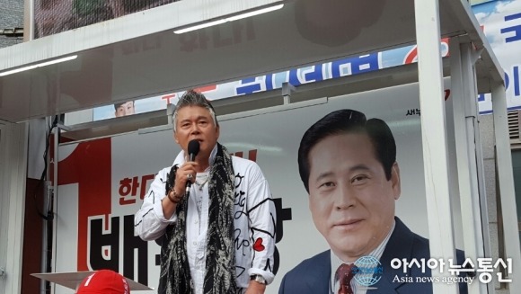 선거 지원 유세하는 배우 이동준 | 인스티즈