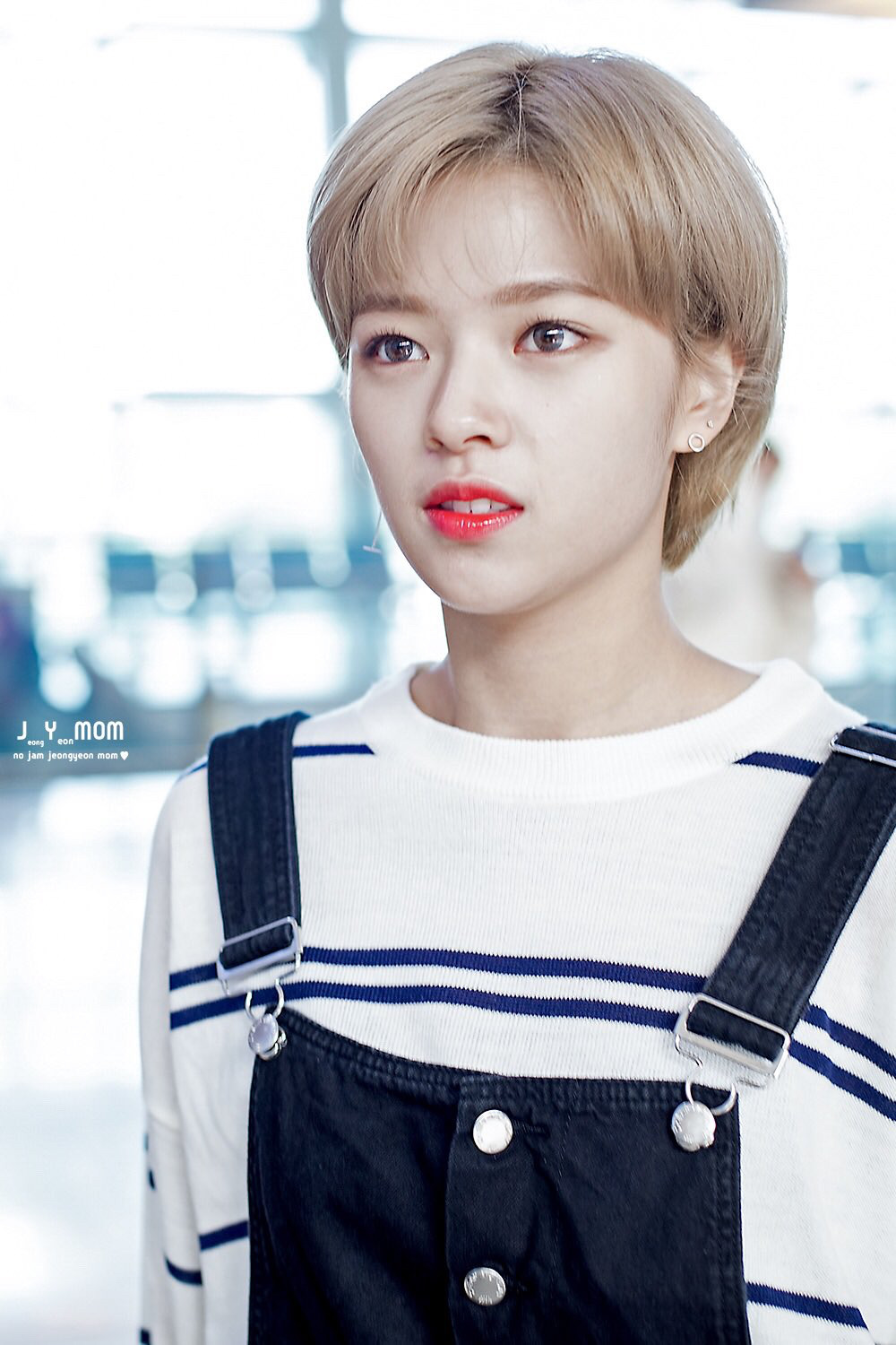 생일맞이해서 선물달라고 단체 최면거는 정연이 | 인스티즈