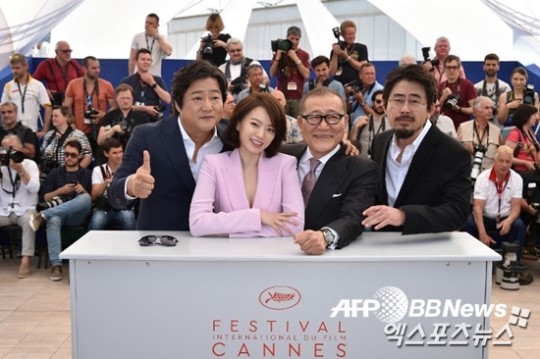 지금 칸 영화제에서 나홍진 감독ㅋㅋ.jpg | 인스티즈