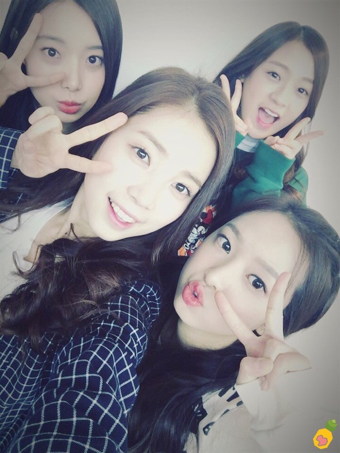 채경이랑 에이프릴 같이 찍은 사진 모음 | 인스티즈