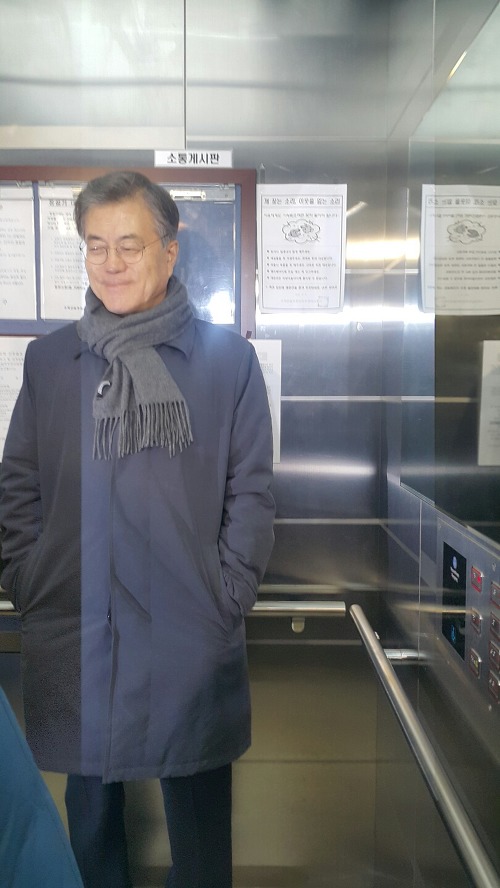 문전박대 당한 문재인 대통령.jpg | 인스티즈