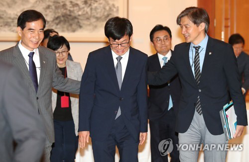 김상조 공정거래위원장 임명장 수여식 스윗한 청와대 | 인스티즈