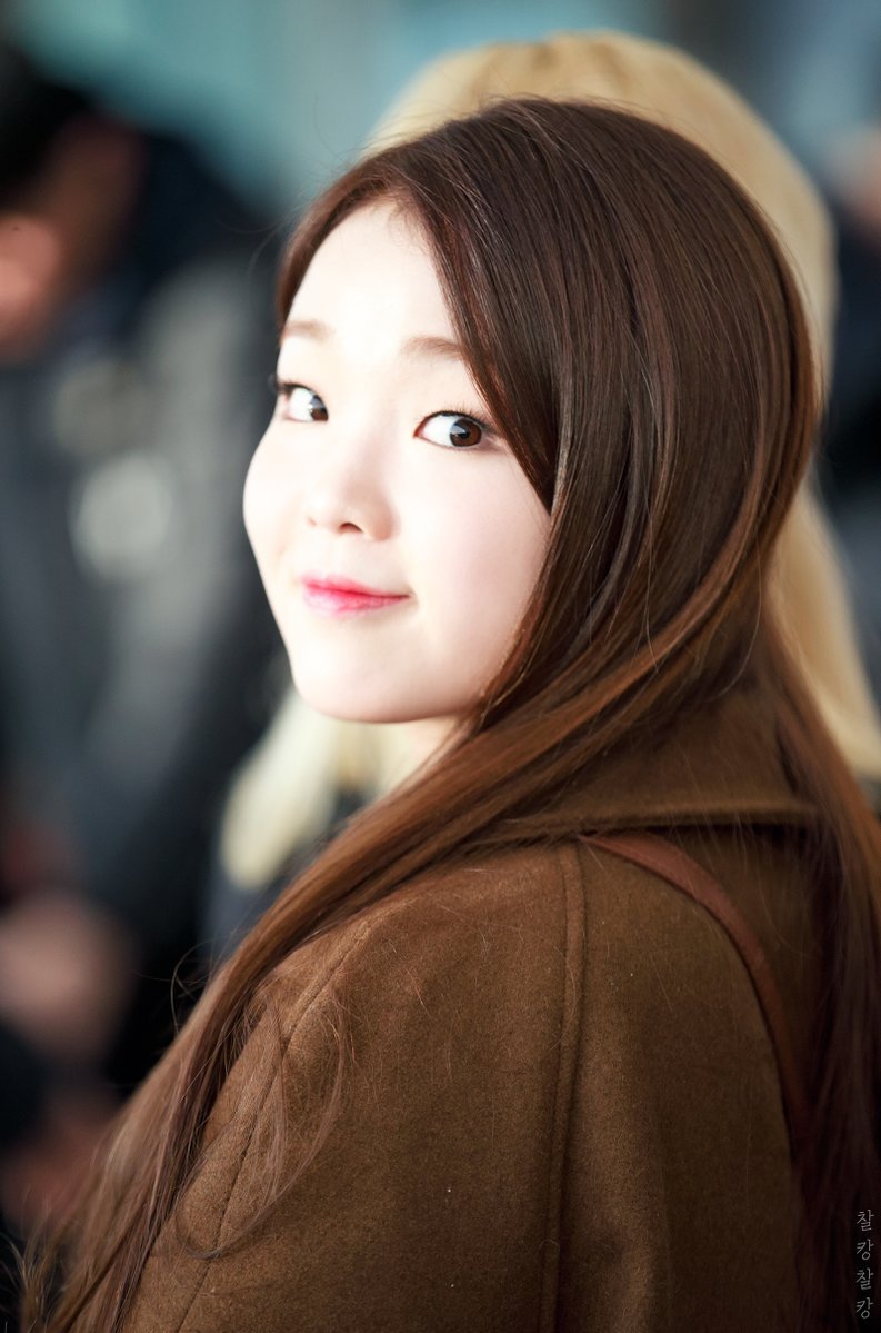 오늘자 오마이걸 인천공항 일본 출국 사진.JPG | 인스티즈