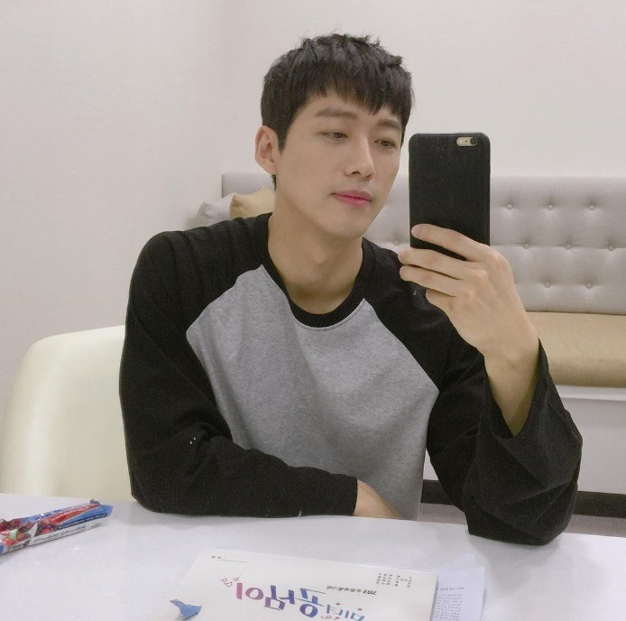 내년이면 마흔이 되는 동갑내기 남자 연예인들.jpg | 인스티즈