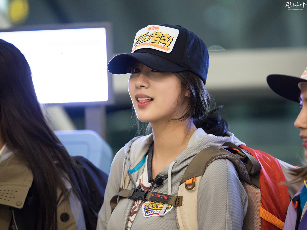 160324 인천공항 출국 에이핑크 하영 By.관다야 | 인스티즈