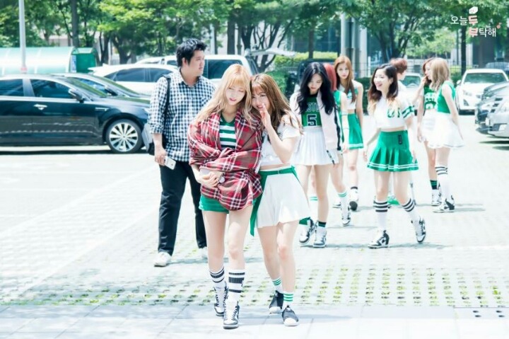 [트와이스] 분위가 너무 예쁜 모모랑 지효 사진 | 인스티즈