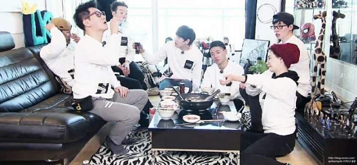 [런닝맨] 이제는 보지못할 것 같은 훈훈한 멤버들 단체 사진..(1) | 인스티즈