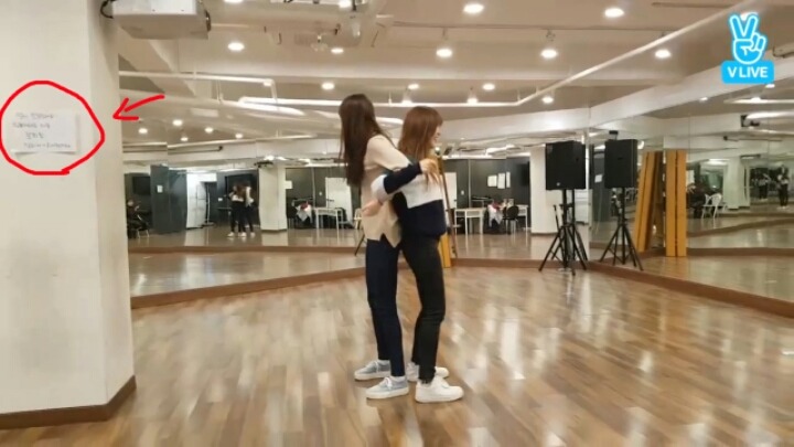프리스틴 연습실의 벽보를 확대해보았다.jpg | 인스티즈