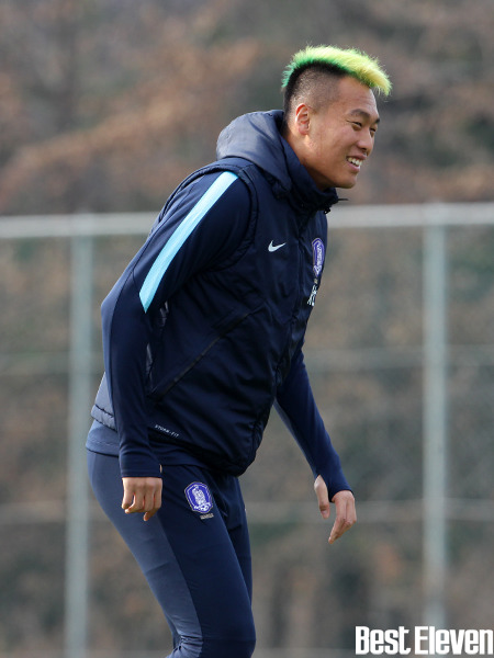 오늘자 굳은 표정으로 회복 훈련하는 축구대표팀 | 인스티즈