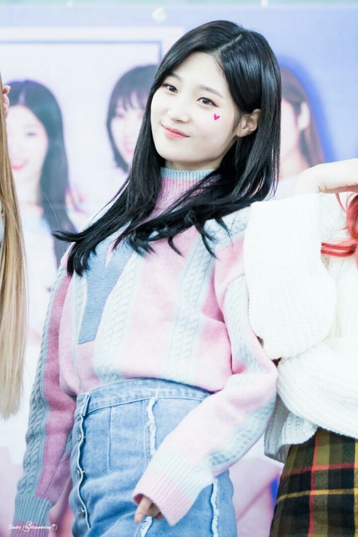 아이오아이 신인상 기념 핵미모 | 인스티즈