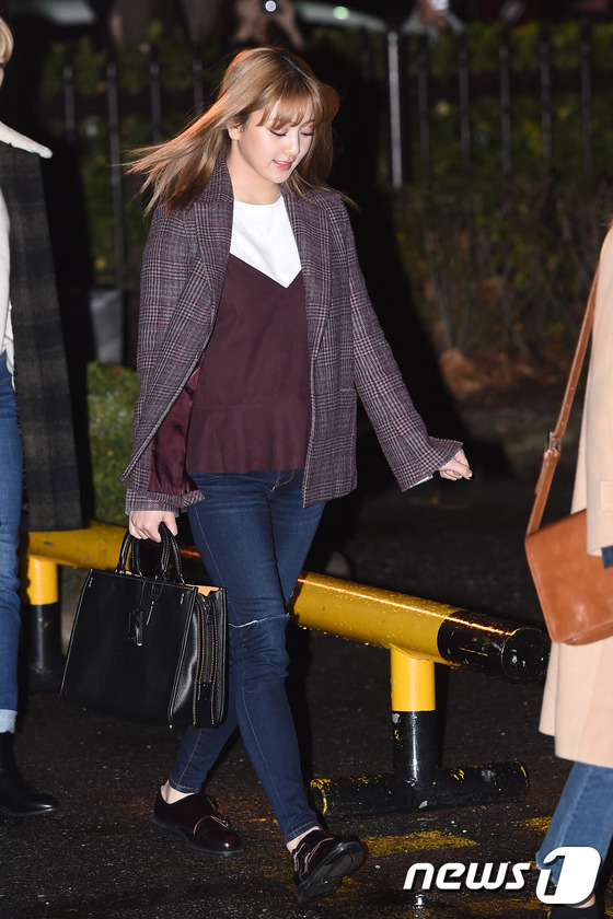 오늘자 트와이스 출근길 | 인스티즈