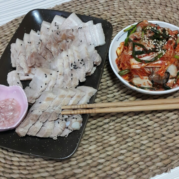 돼지고기 묵은지찜? 알배추 굴보쌈? | 인스티즈