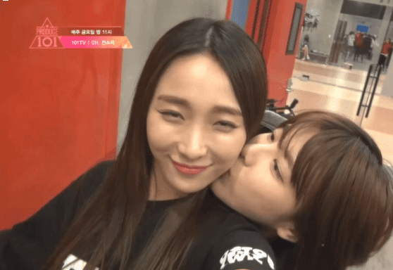 프로듀스101) 이해인 뽀뽀에 심쿵한 한혜리 | 인스티즈