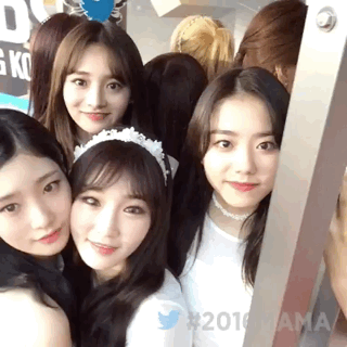 MAMA 레드카펫 아이오아이 단체샷 | 인스티즈