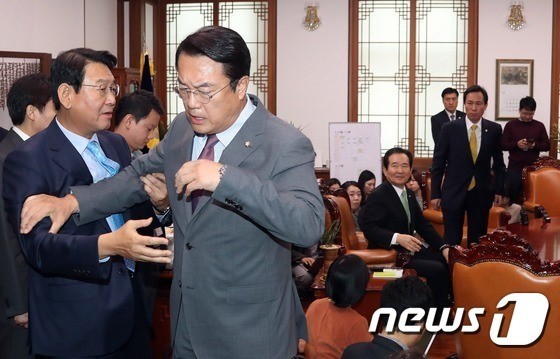 와.. 더민주랑 야당들은 왜 일 안해????? 문재인은 뭐함? | 인스티즈