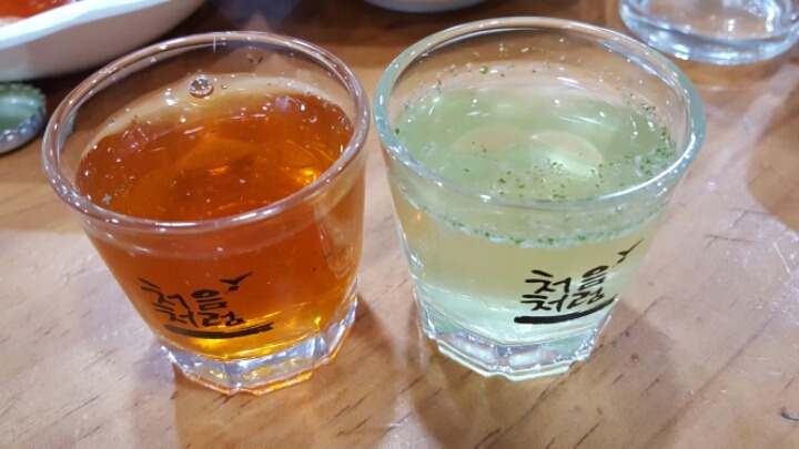황칠백숙 이미지