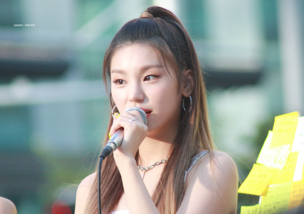 솔직히 좀 귀여운 ITZY 예지.jpgif | 인스티즈