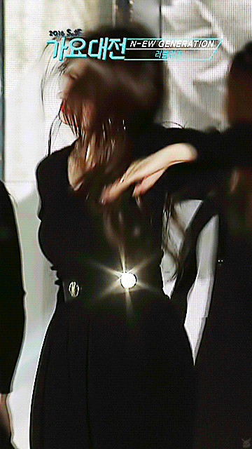 팬들에게 아직도 최고로 뽑히는 4년전 러블리즈 미주의 무대.jpgif | 인스티즈