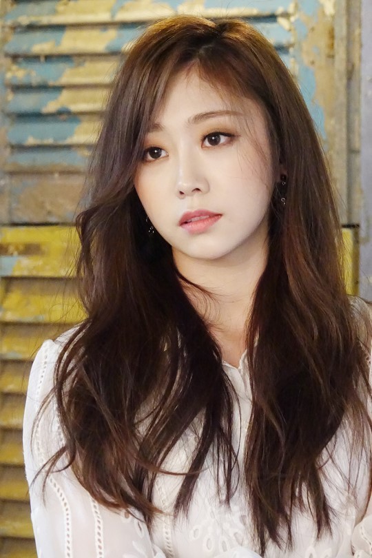 러블리즈 지수는 앞머리를 덮은게 낫다 vs 깐게 낫다 | 인스티즈