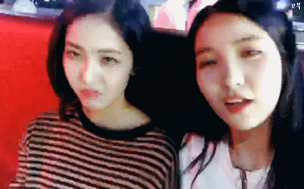 볼링치러간 여자친구 신비와 소원.gif | 인스티즈