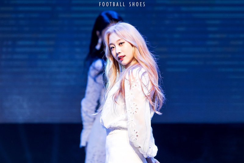 러블리즈 지수는 금발이 낫다 vs 흑발(어두운)쪽이 낫다 | 인스티즈