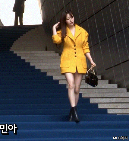 걸스데이 민아 하의실종.gif | 인스티즈