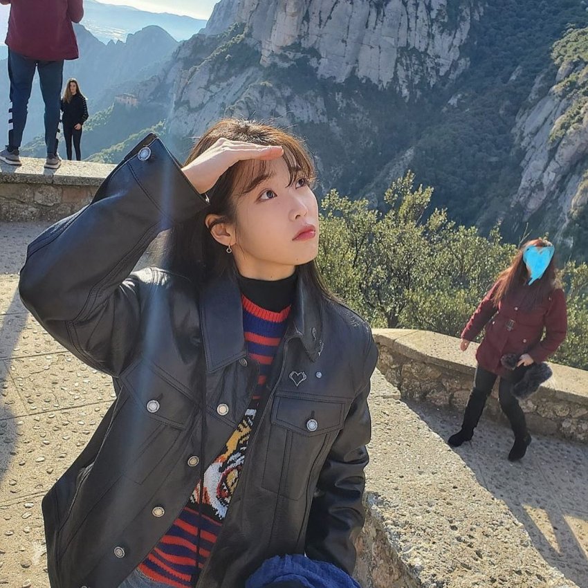 스페인 여행중 아이유 인스타 업데이트 | 인스티즈