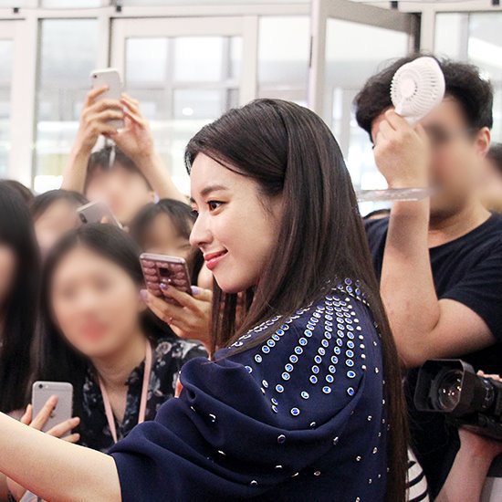 인랑 홍보하는 한효주.jpg | 인스티즈