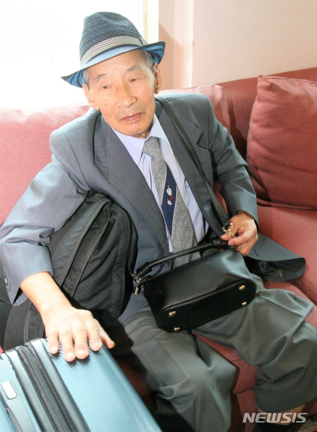 이산가족 상봉을 기다리고 있는 이산가족들 | 인스티즈