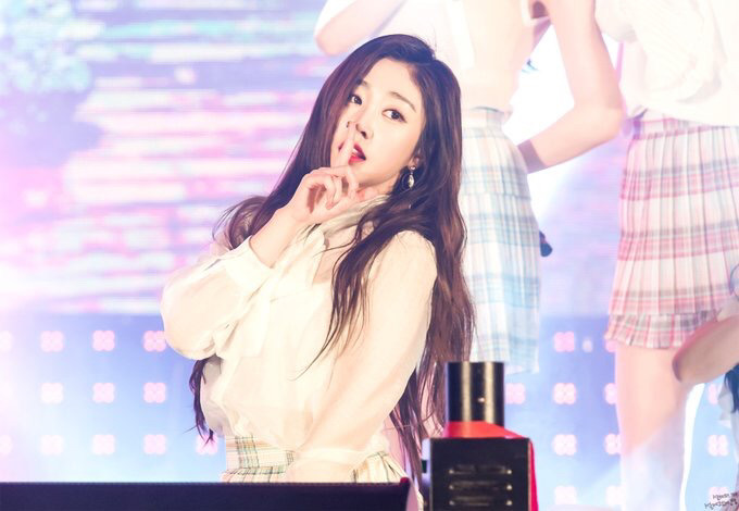 [러블리즈] 근로자의 날이라 그런지 평소 보다 일이 더 많아진 기분이라서 지수 | 인스티즈