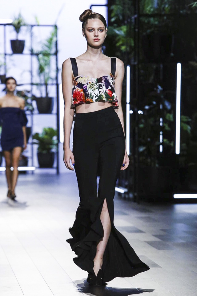 2018 S/S Cushnie et Ochs 컬렉션 | 인스티즈