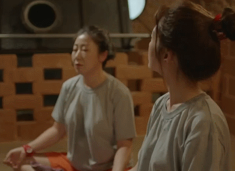 [부암동복수자들] 정혜의 찜질방 탐방기.gif | 인스티즈