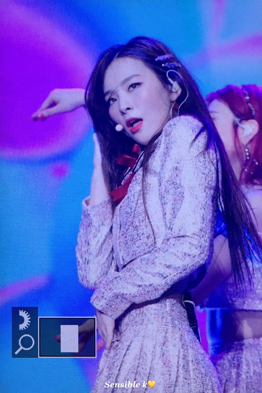 슬기가 왜 레드벨벳 카리스마 담당인지 알수있는 오늘자 콘서트 사진 | 인스티즈