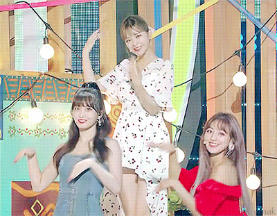 오늘자 음악중심 DTNA 무대 트와이스 정연.gif | 인스티즈