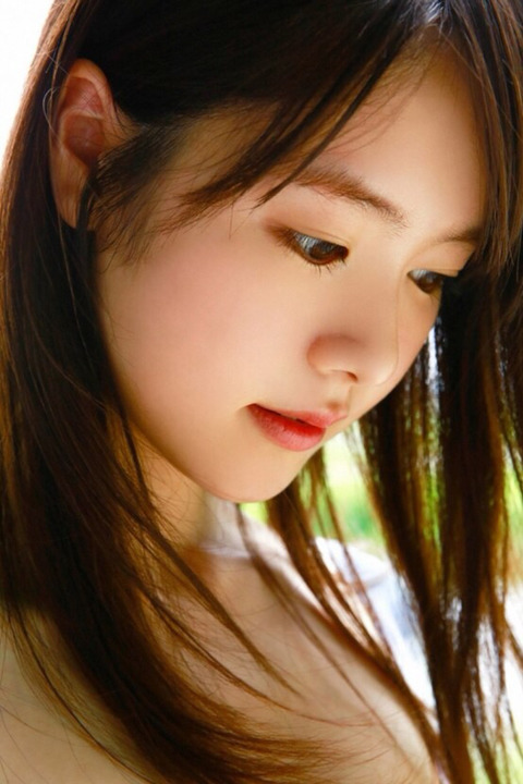 엘지 v30 광고 속 모델이라는 카라타 에리카 | 인스티즈