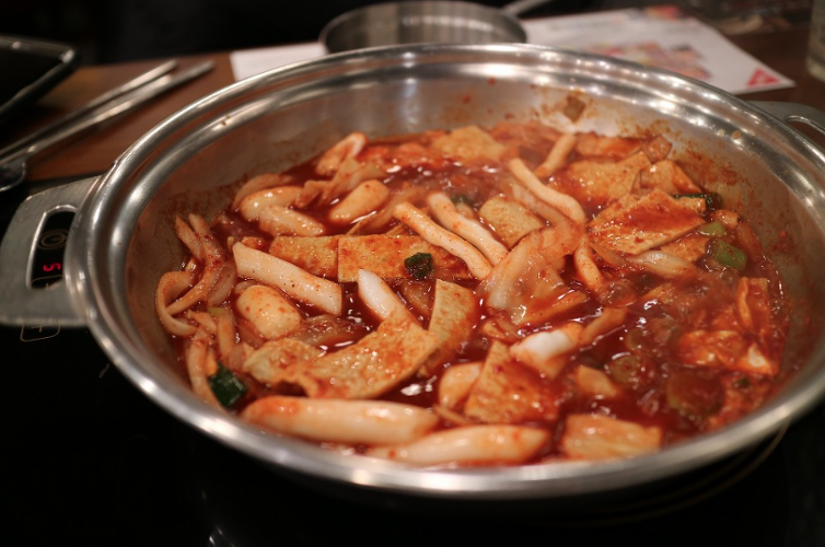 망할 줄 알았는데 의외로 스테디로 자리잡은 무한리필 프랜차이즈....JPG | 인스티즈