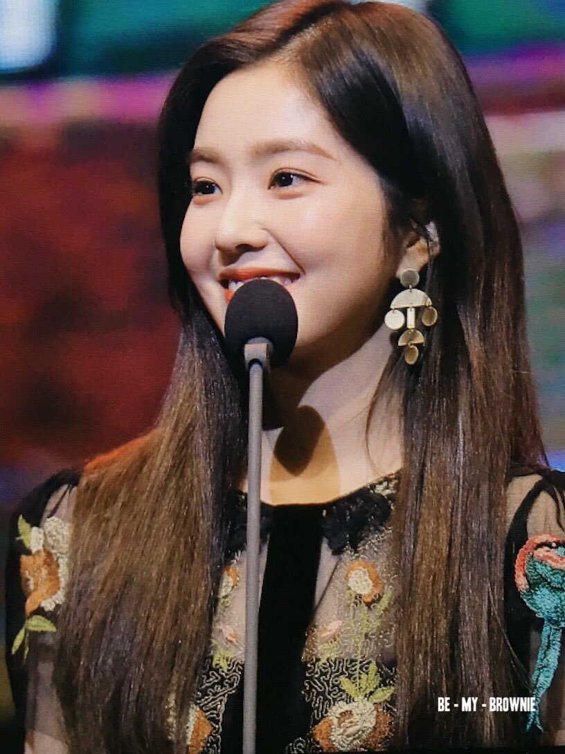 [레드벨벳] 시상식에 친구 만나 많이 반가운 아이린 | 인스티즈