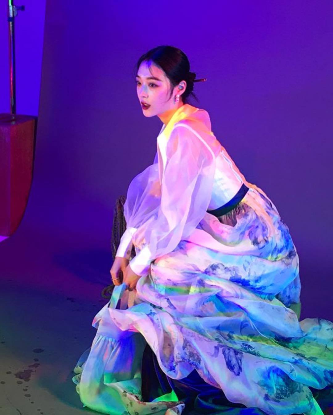 한복입은 오늘자 설리 인스타그램.jpg | 인스티즈