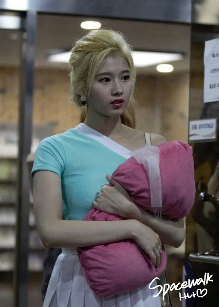 짱예로운 트와이스 사나 모음.jpgGIF | 인스티즈
