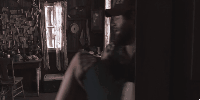학생들이 우리 집 주변에서 자살하기 시작했어요.gif | 인스티즈