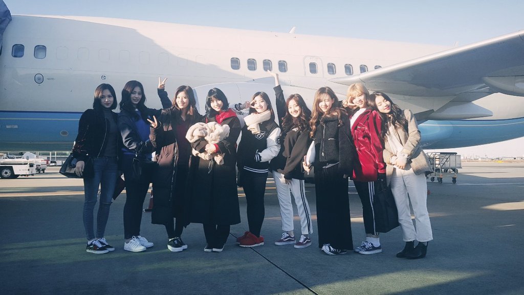 전세기 타고 일본 다녀온 트와이스.jpg | 인스티즈