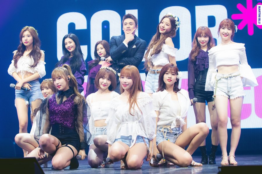 아이즈원 데뷔앨범 발매 2일차 현재까지 한터차트 5만2천(진행중) | 인스티즈